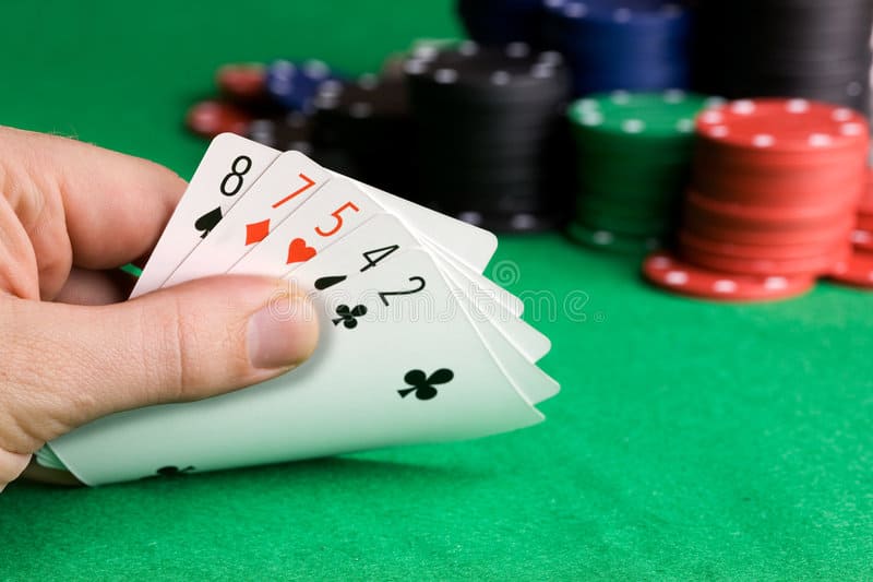 Jakie Są Najczęściej Spotykane Blefy W Pokerze Online?